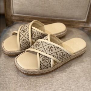 Tory Burch Sandles beige NEW